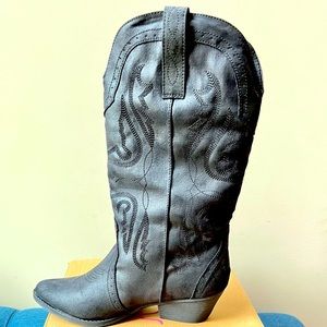 Size 10 Women’s Black Cowboy Boots Brand Sugar